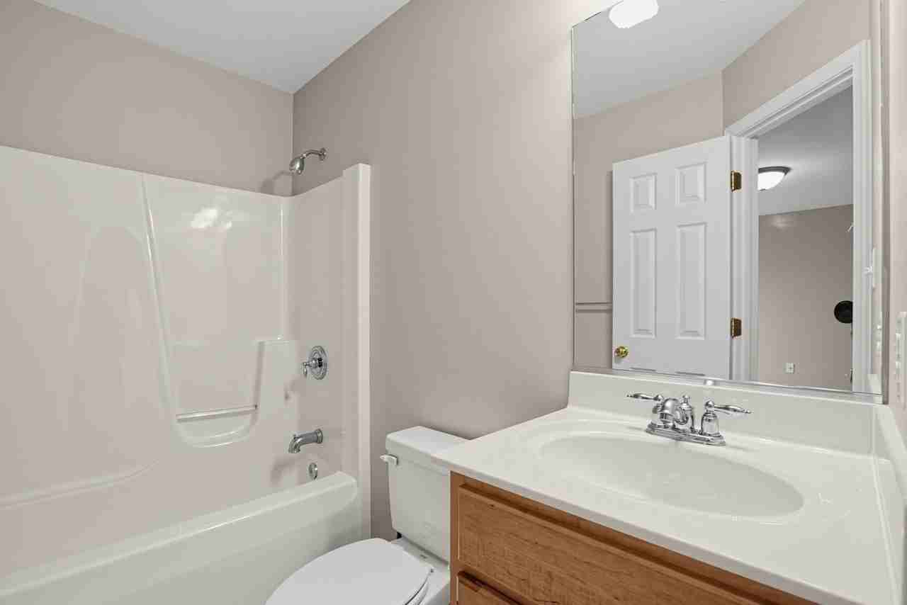 7455 Sandy Bottom Ct - Photo 5 of 17