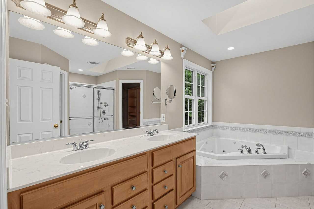 7455 Sandy Bottom Ct - Photo 6 of 17