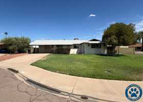 featured image of 932 W Parkway Blvd