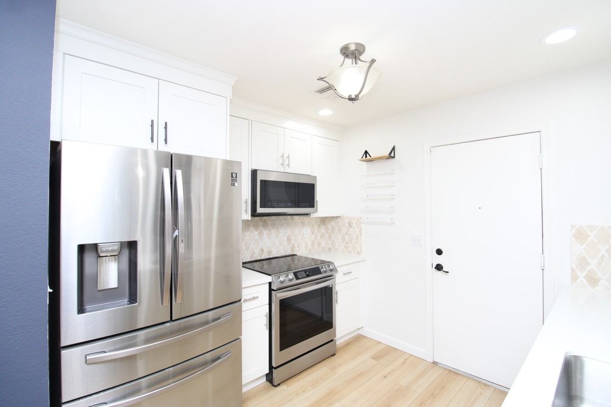 22623 N 31st Dr - Photo 4 of 24