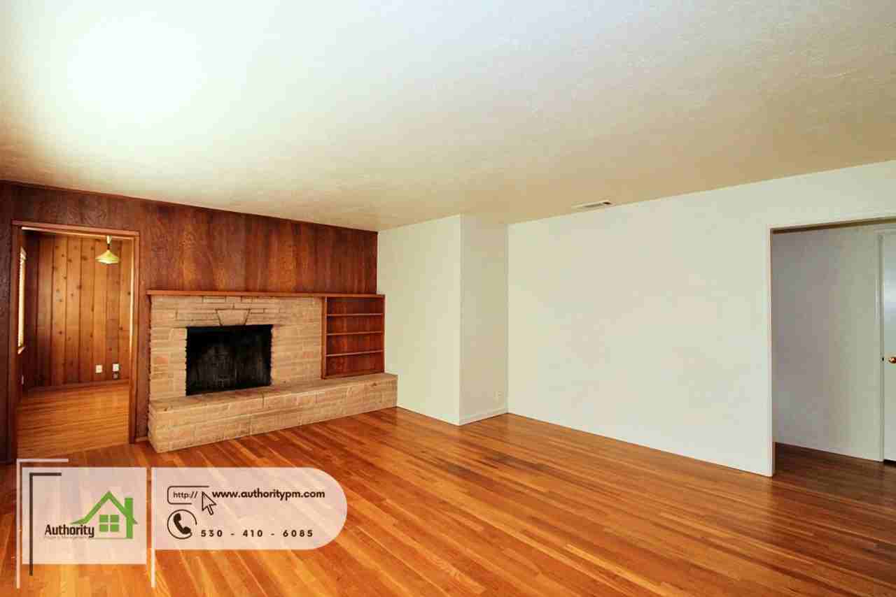 2350 Bonnie Dr - Photo 2 of 26