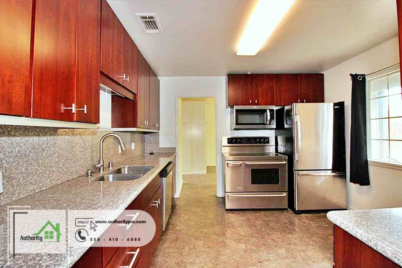 2350 Bonnie Dr - Photo 5 of 26