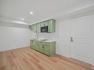 3221 W 71st St #1 - Photo 3 of 31