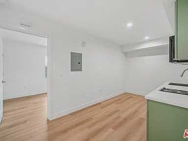 3221 W 71st St #1 - Photo 7 of 31
