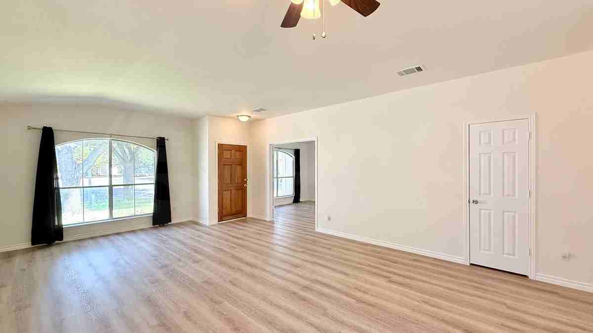 2336 Vernell Way - Photo 5 of 27