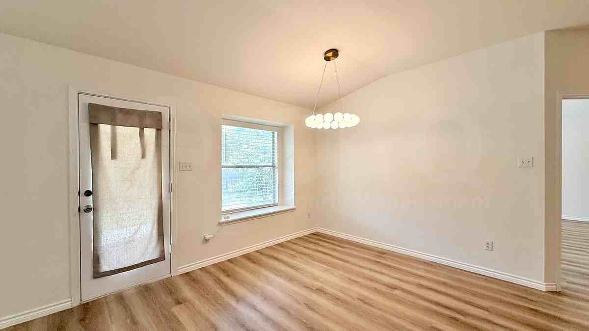 2336 Vernell Way - Photo 7 of 27