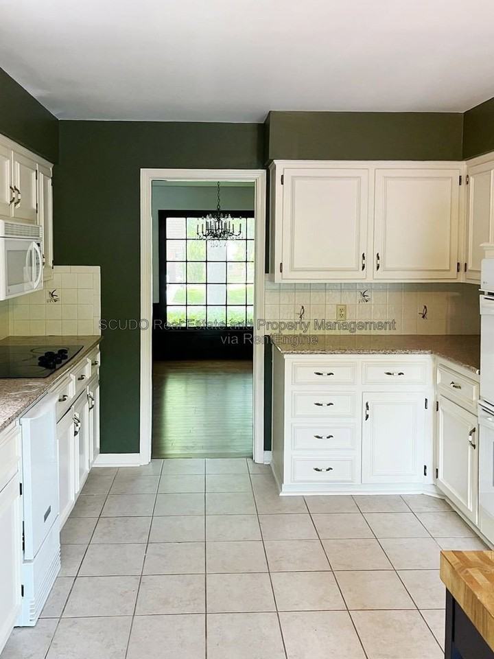 12306 Pawnee Ln - Photo 3 of 26