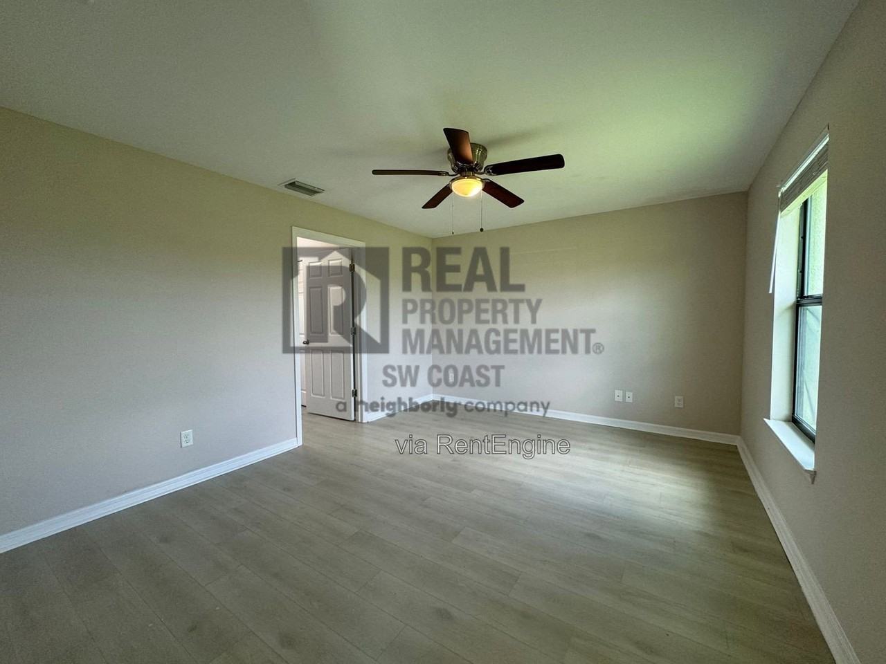 216 Pennfield St - Photo 4 of 16