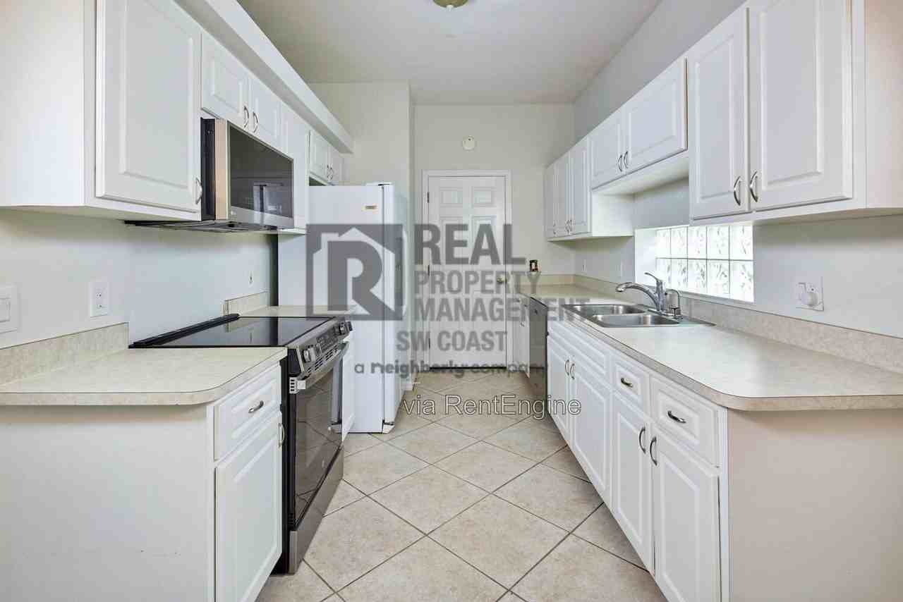 10735 Maui Cir - Photo 3 of 18