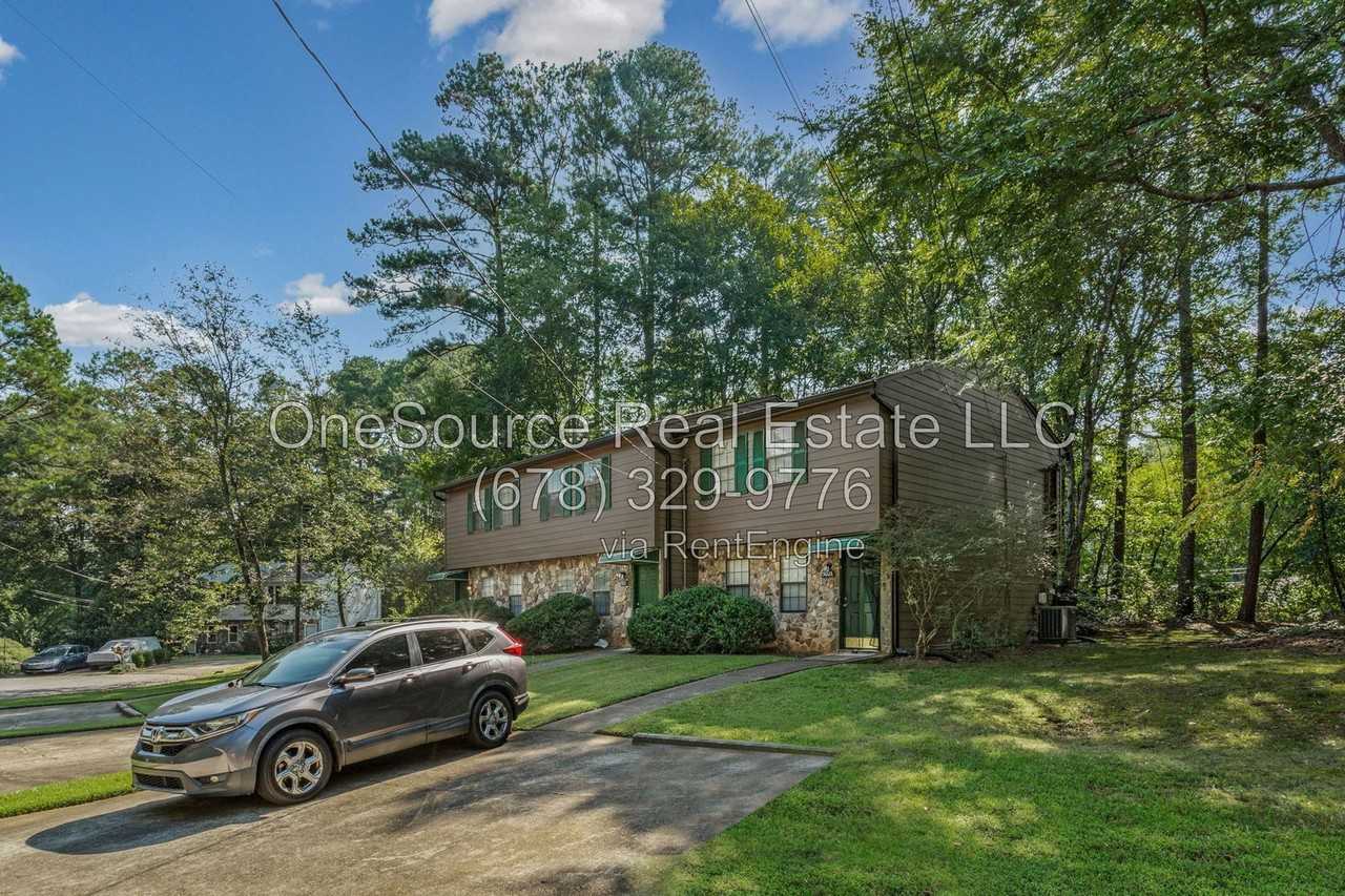 502 Oakwood Ct - Photo 3 of 30
