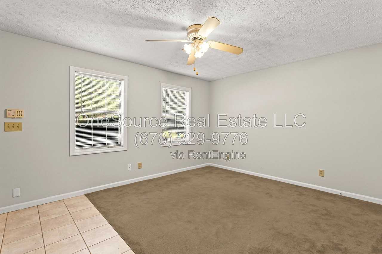502 Oakwood Ct - Photo 7 of 30