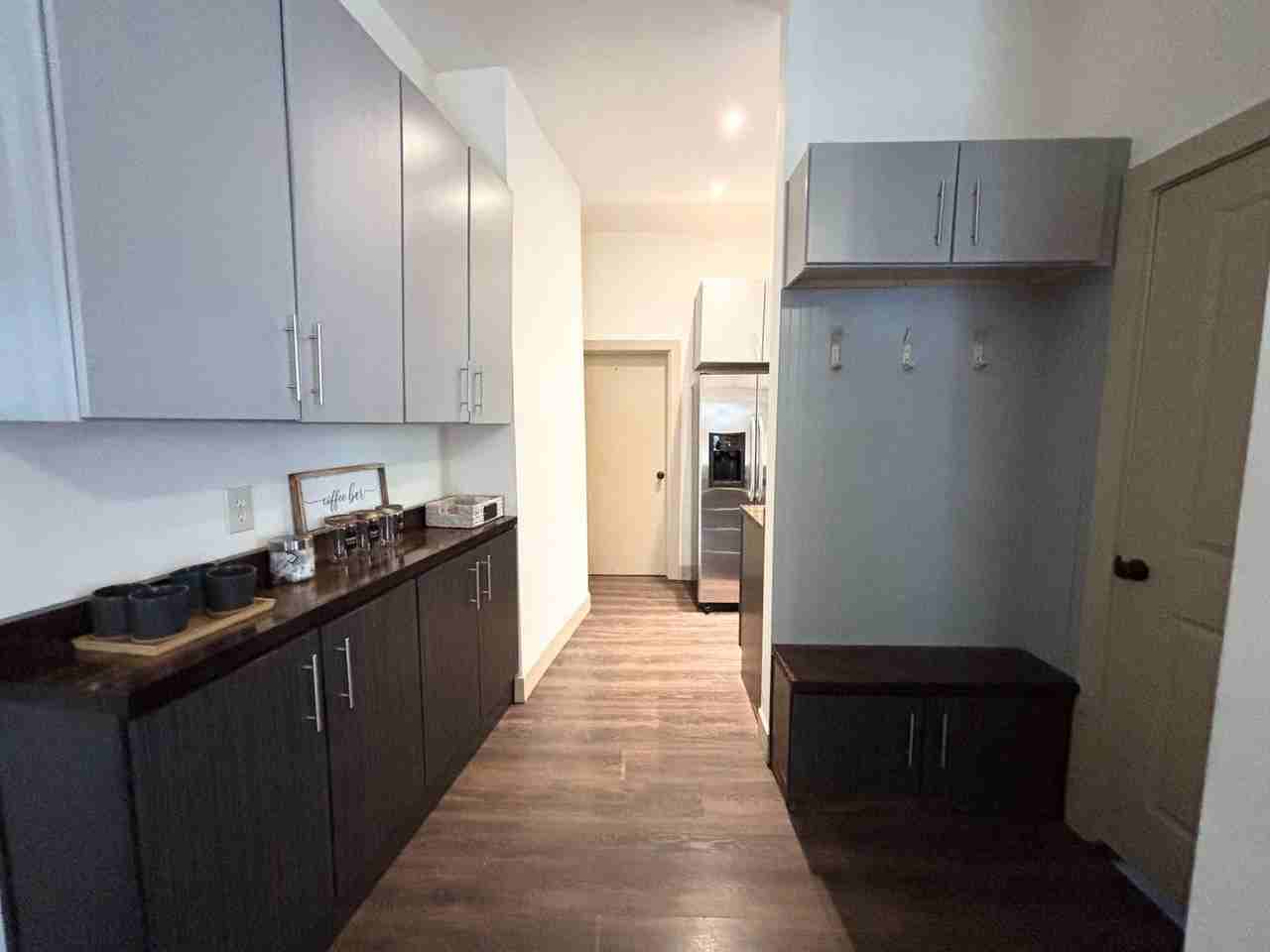 1006 Eliza St - Photo 5 of 21