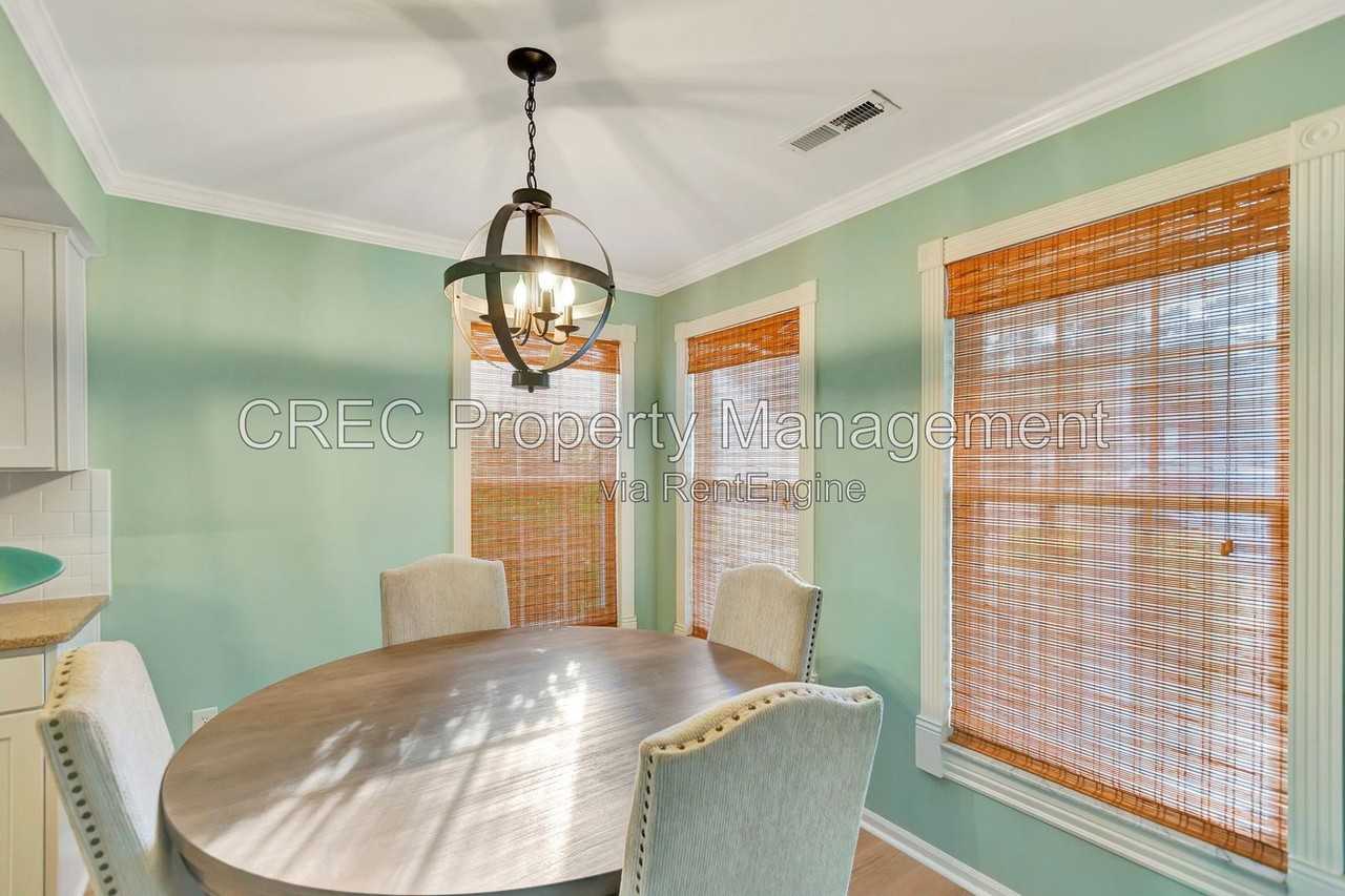 2051 Presidio Dr - Photo 4 of 37