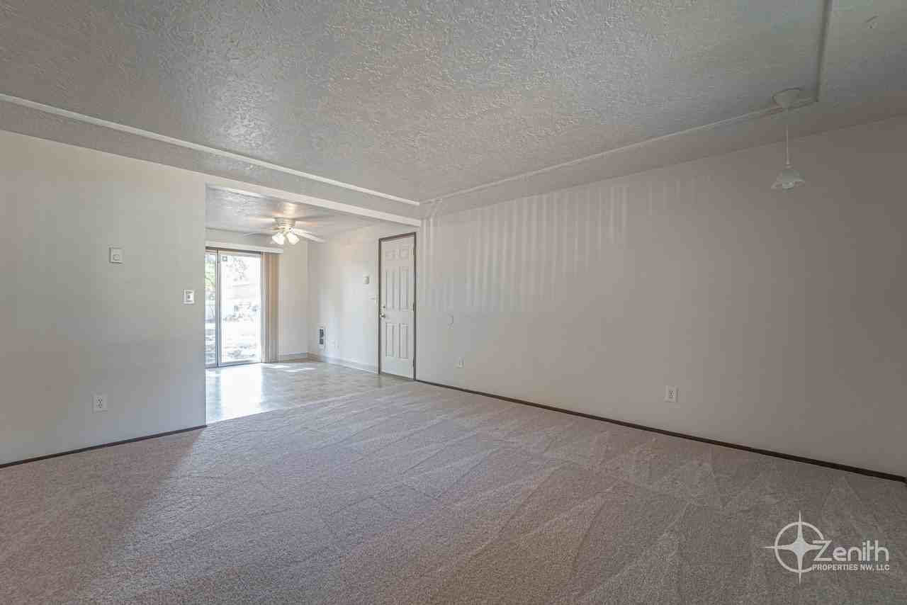 9501 Ne 5th St - Photo 5 of 21