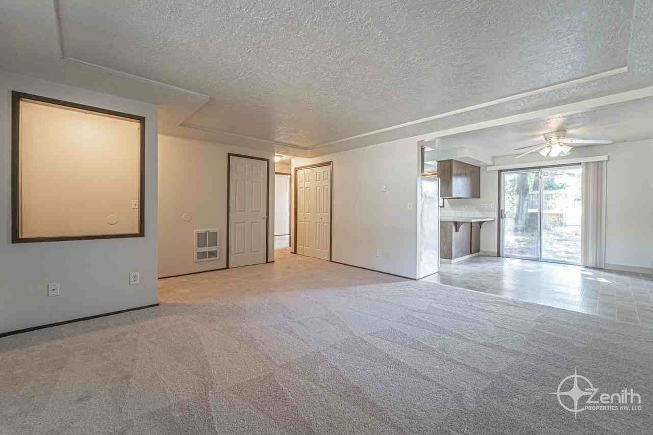 9501 Ne 5th St - Photo 6 of 21