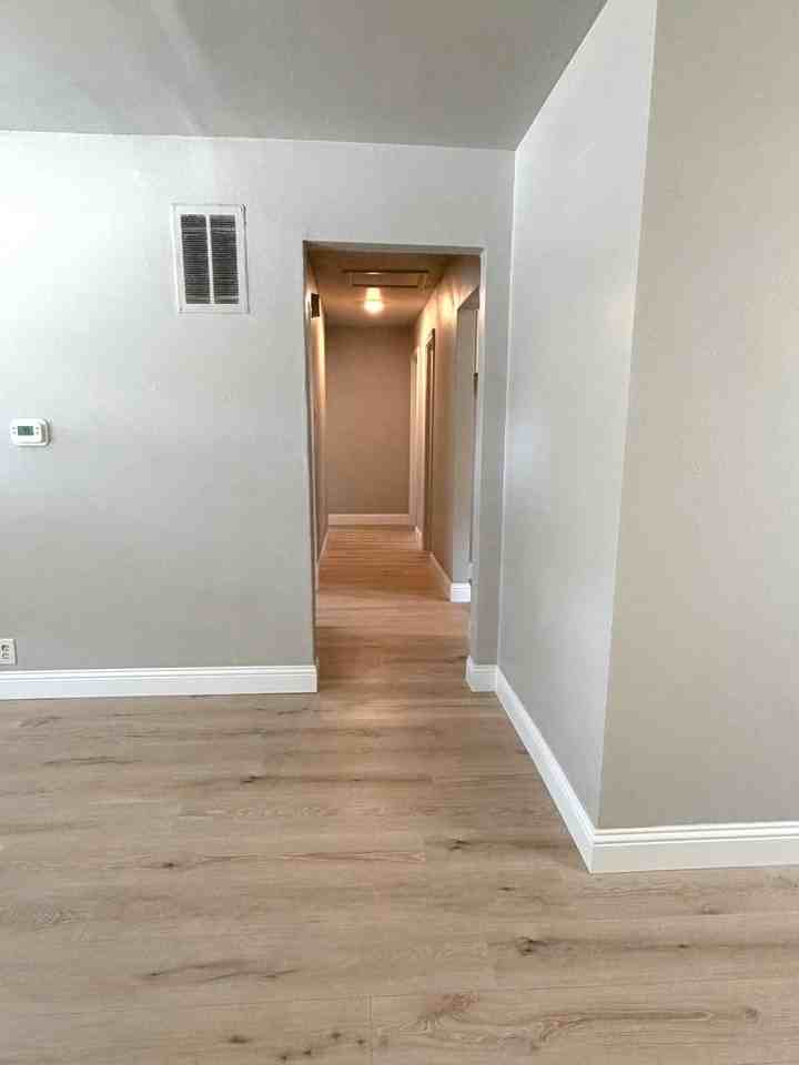 807 Raleigh Cir - Photo 5 of 17