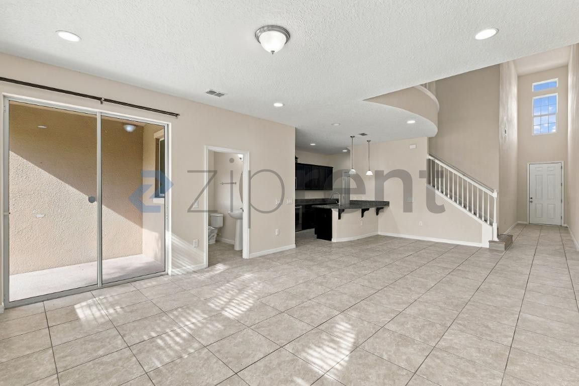 1624 Mohegan Blvd - Photo 4 of 26