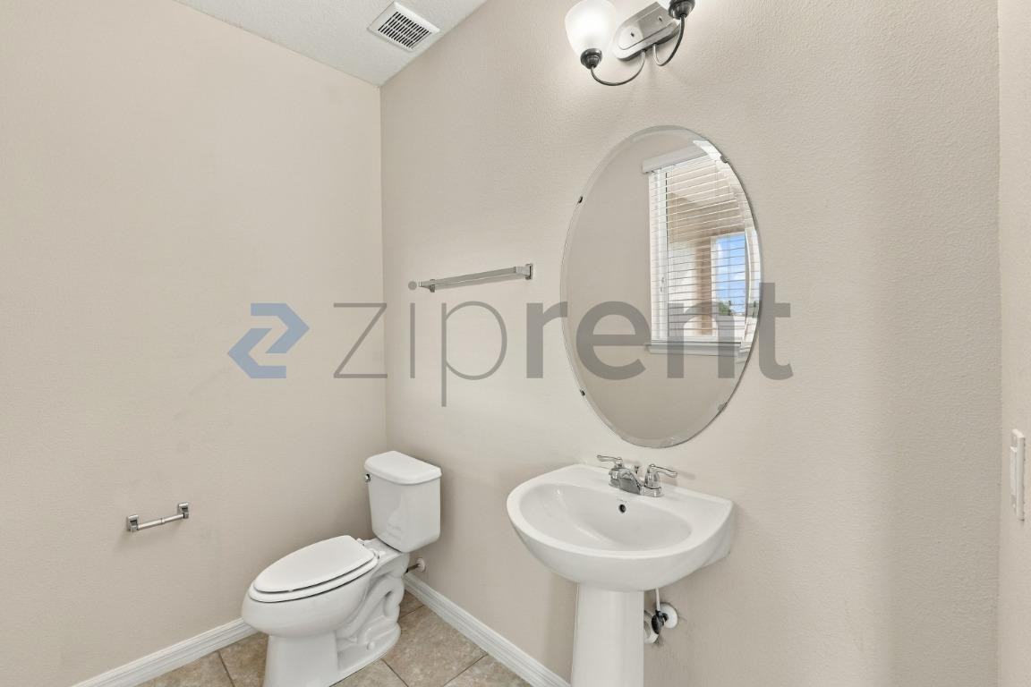 1624 Mohegan Blvd - Photo 6 of 26