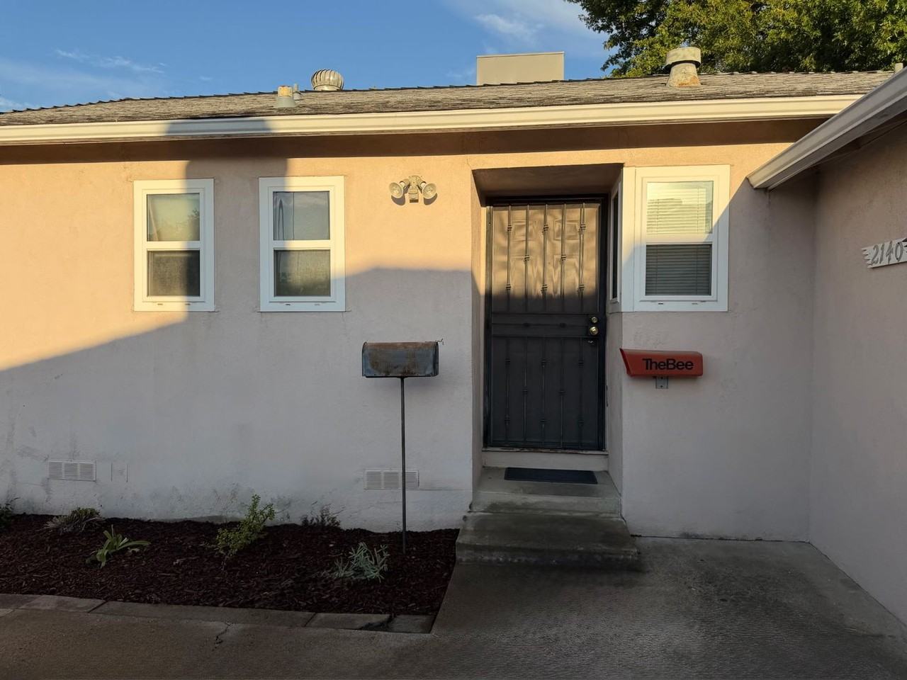 2140 48th Ave - Photo 2 of 19