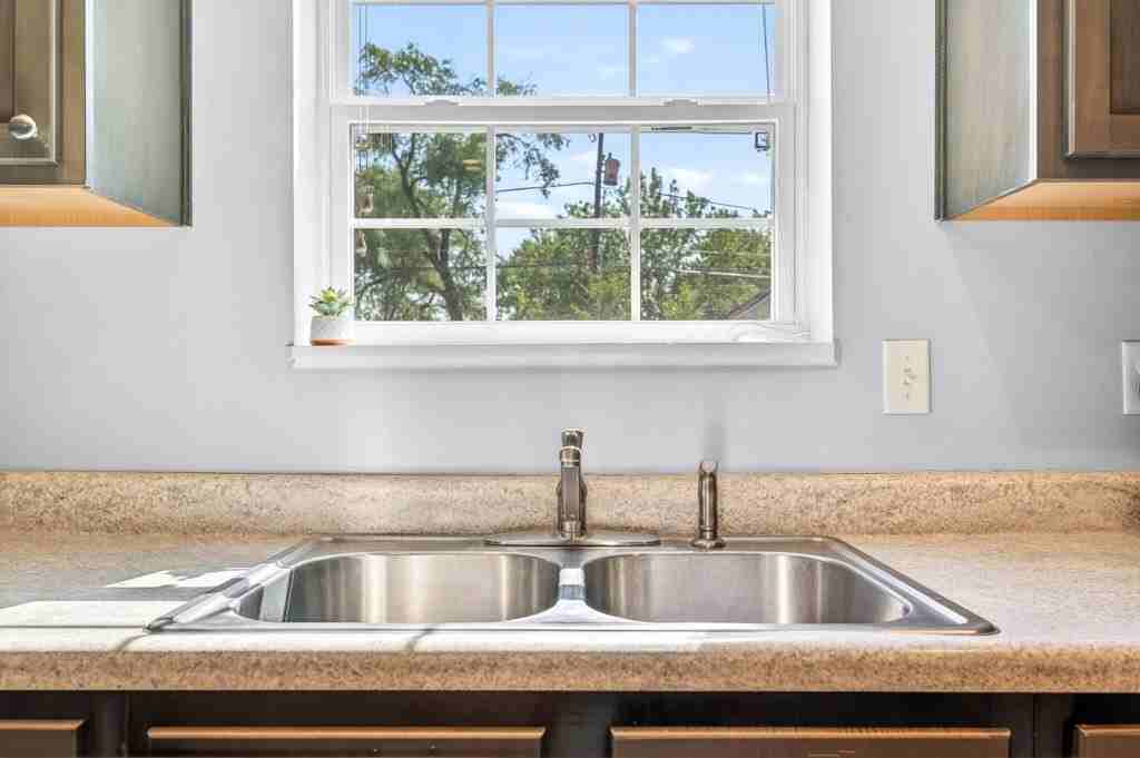 1207 Central Ave - Photo 4 of 24