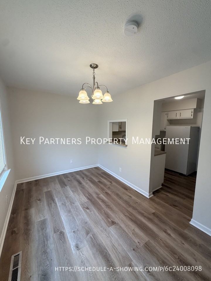 8835 Glenwood St #6 - Photo 3 of 10