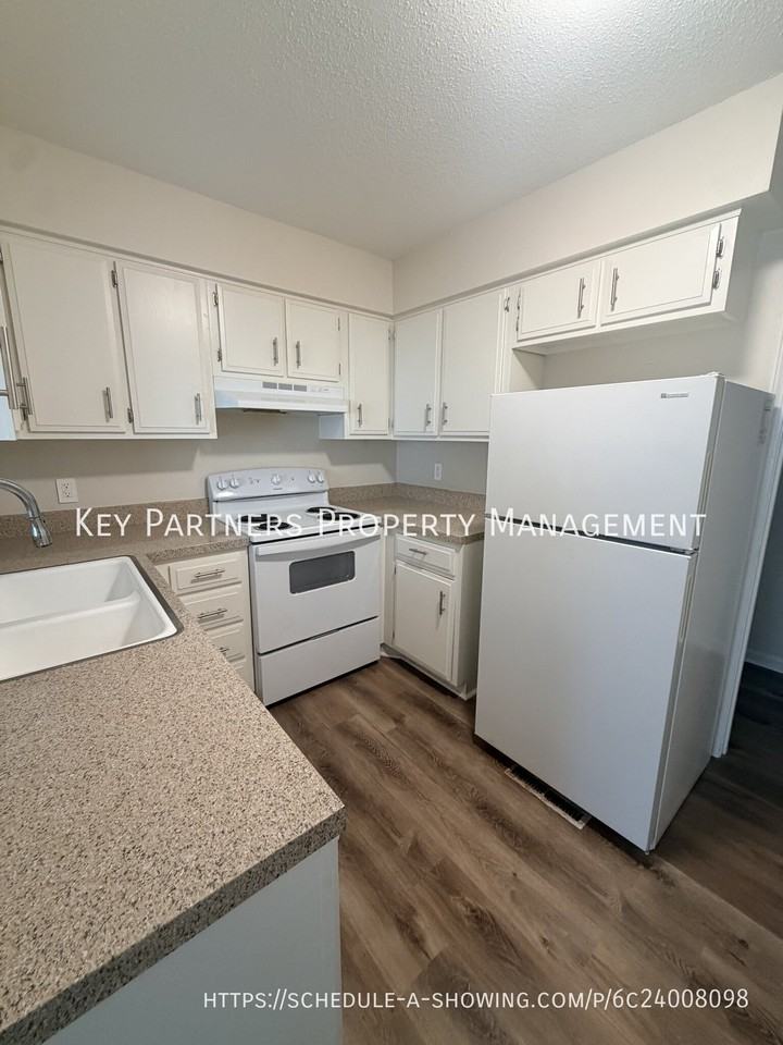 8835 Glenwood St #6 - Photo 4 of 10
