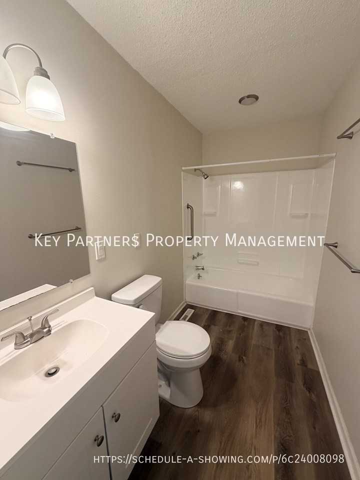 8835 Glenwood St #6 - Photo 6 of 10