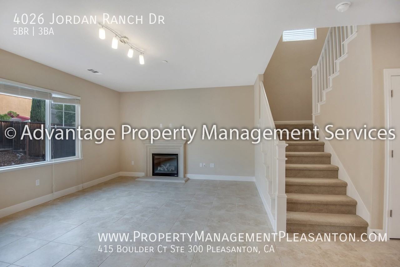 4026 Jordan Ranch Dr - Photo 3 of 16