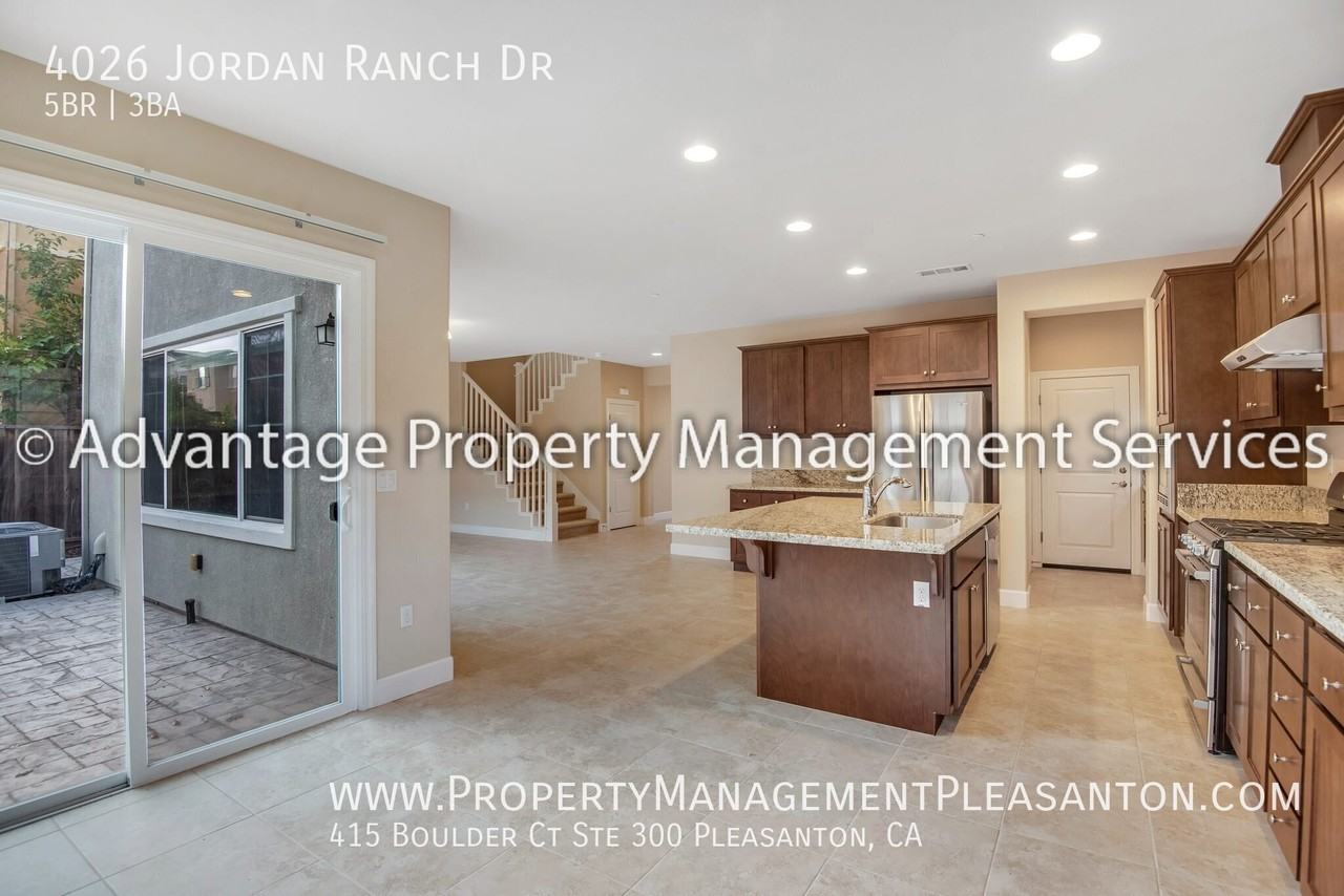 4026 Jordan Ranch Dr - Photo 7 of 16