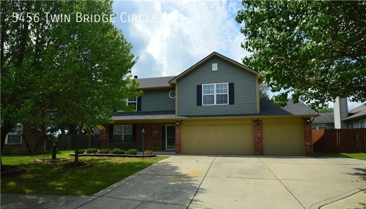 5456 Twin Bridge Cir