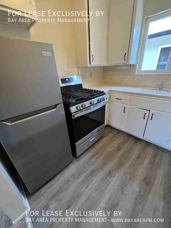 1445 Ebener St #3 - Photo 3 of 9