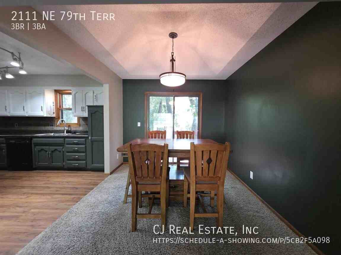 2111 Ne 79th Ter - Photo 3 of 11