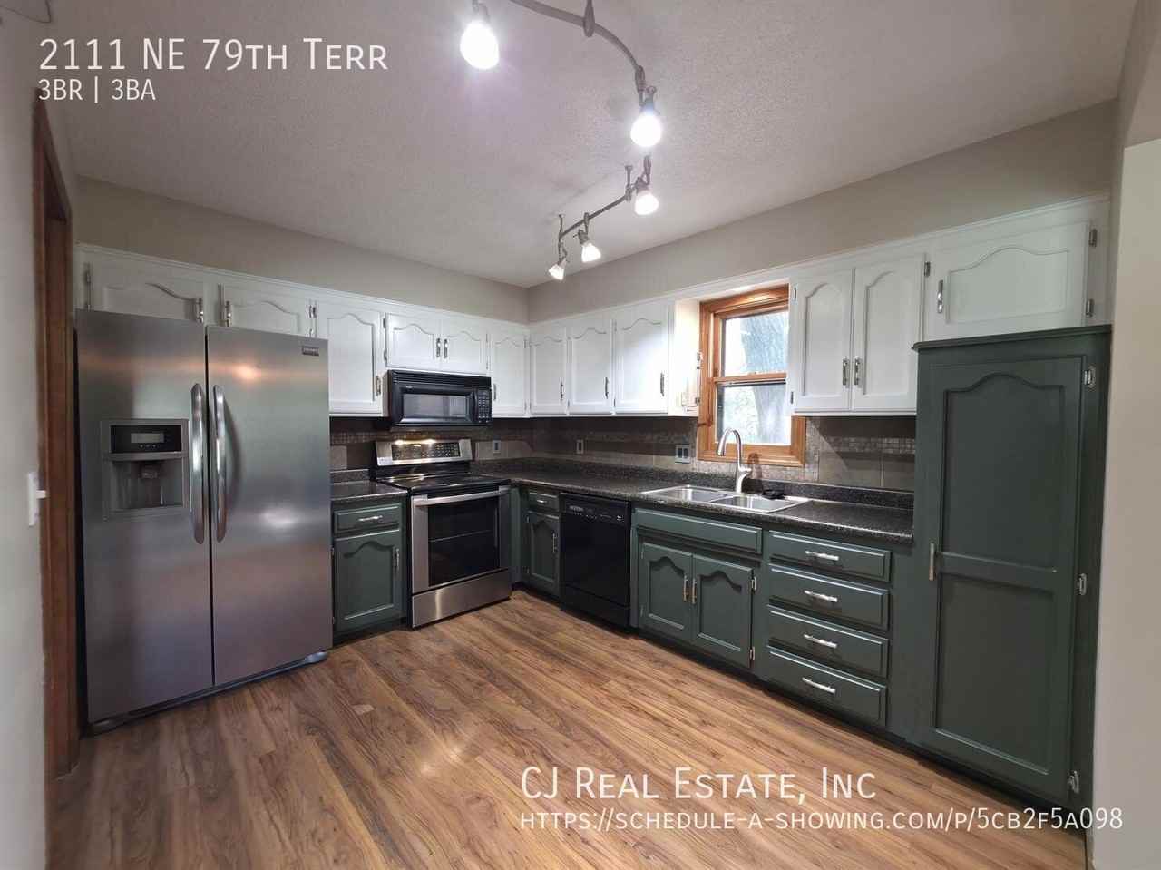2111 Ne 79th Ter - Photo 4 of 11