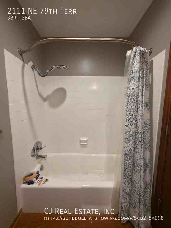 2111 Ne 79th Ter - Photo 6 of 11