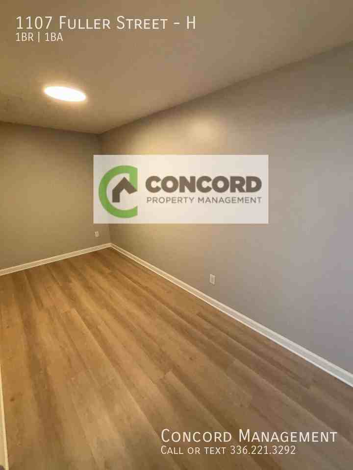 1107 Fuller St #H - Photo 7 of 12