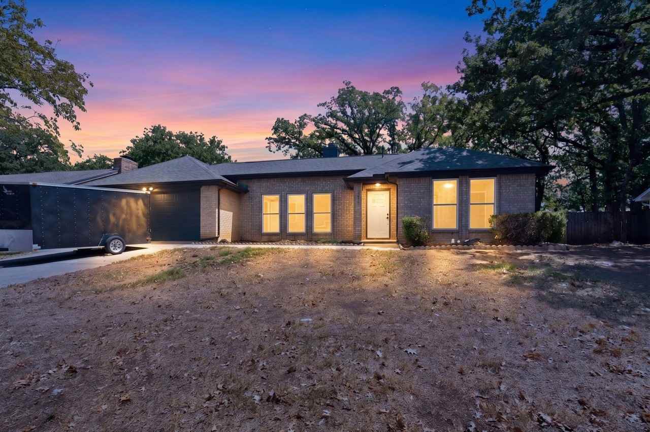 2511 Tanglewood Dr - Photo 3 of 44