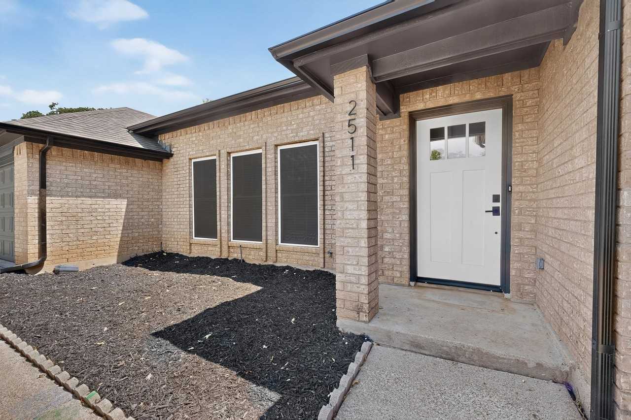 2511 Tanglewood Dr - Photo 4 of 44