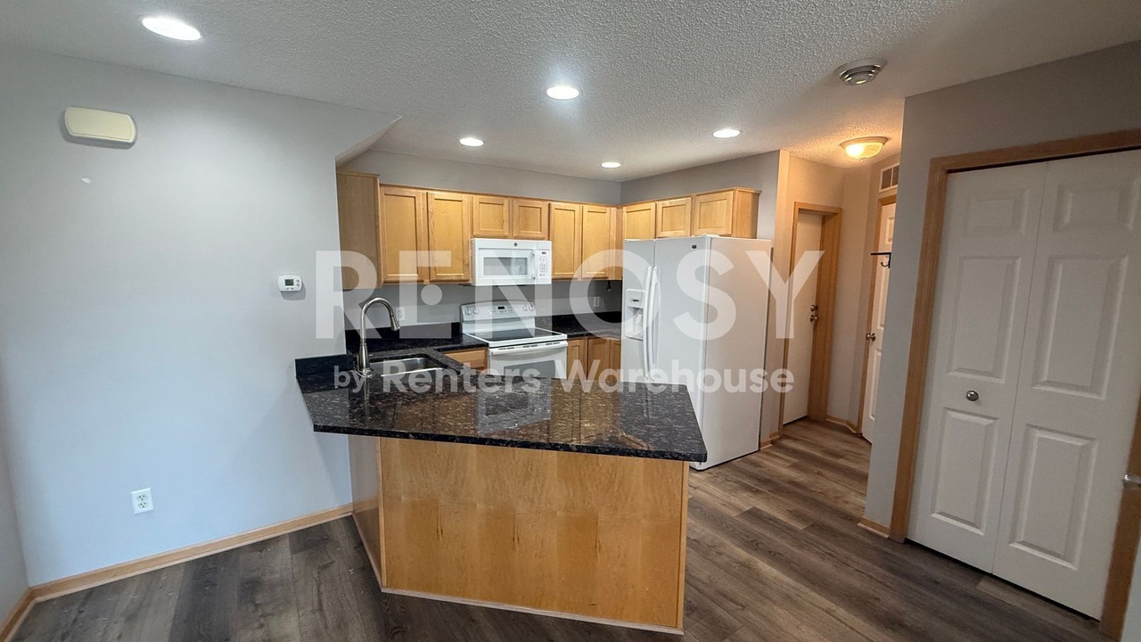 16486 Elm Creek Ln - Photo 4 of 22