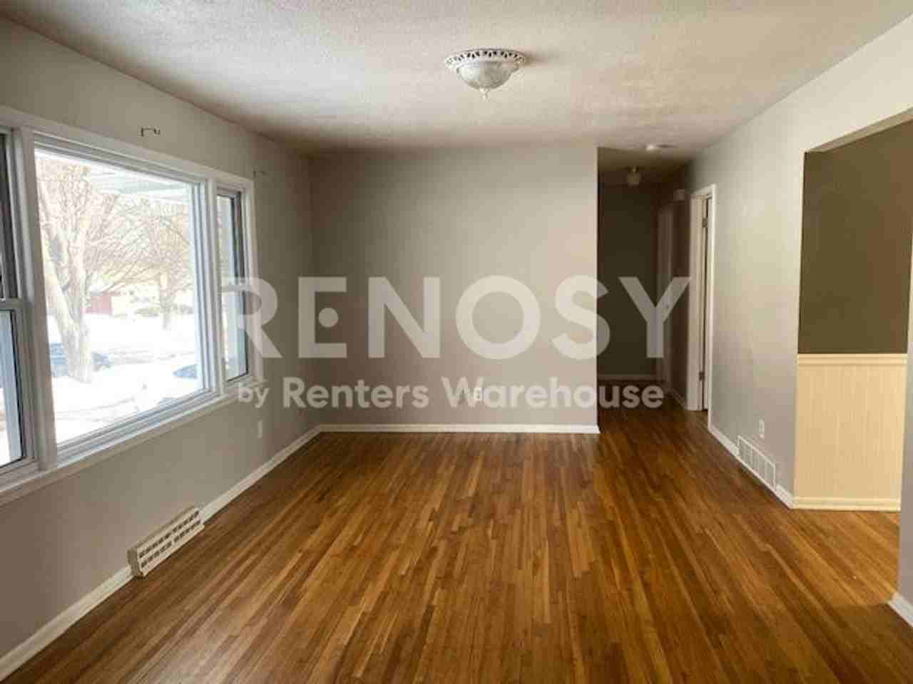 2424 25th St Nw - Photo 3 of 17