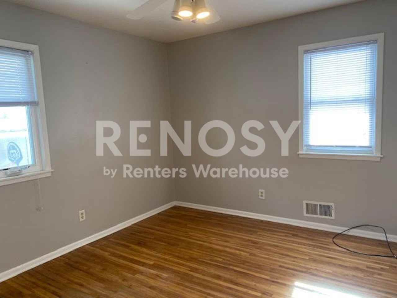 2424 25th St Nw - Photo 7 of 17