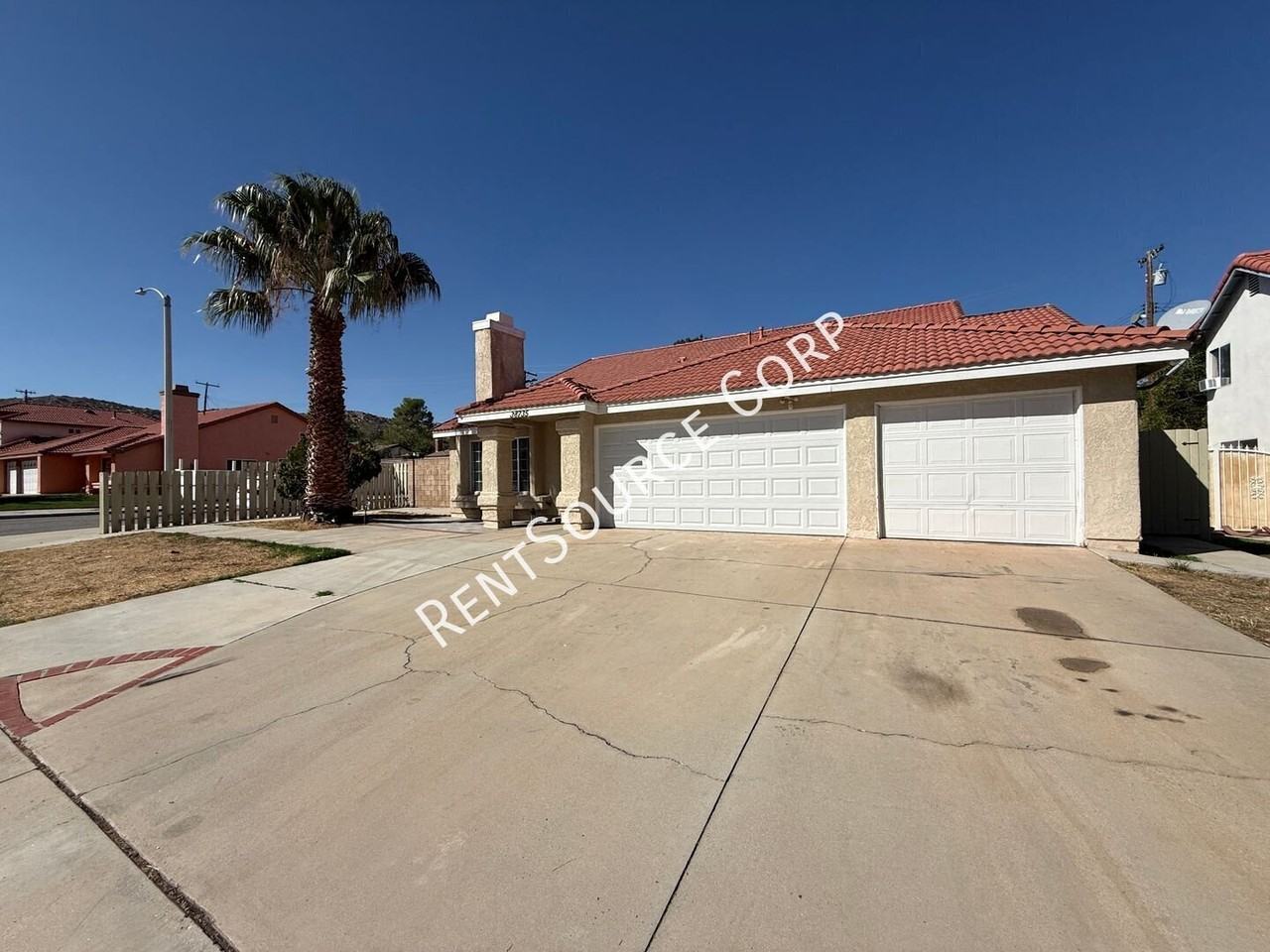 38735 Desert Flower Dr - Photo 3 of 28