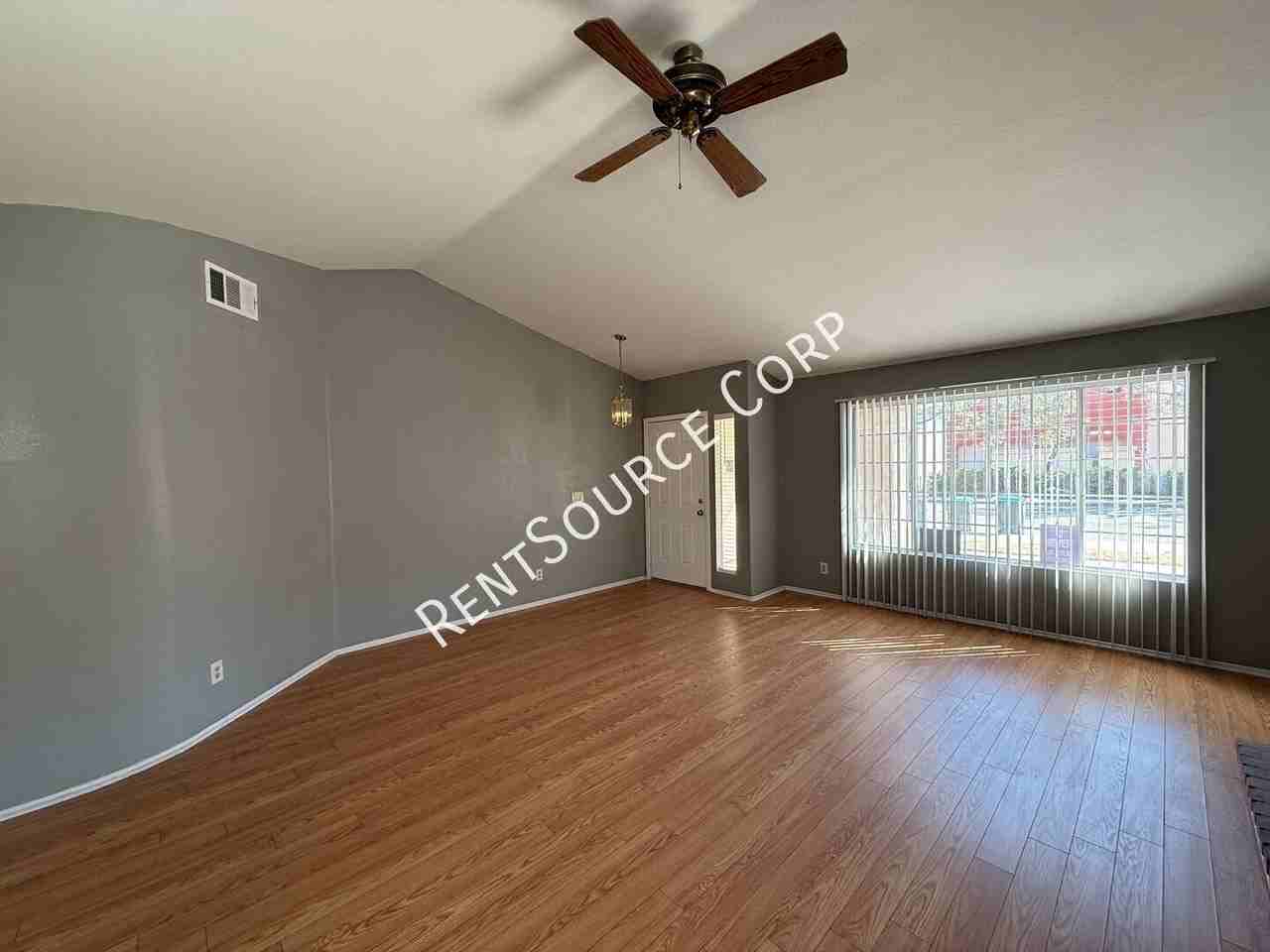 38735 Desert Flower Dr - Photo 5 of 28