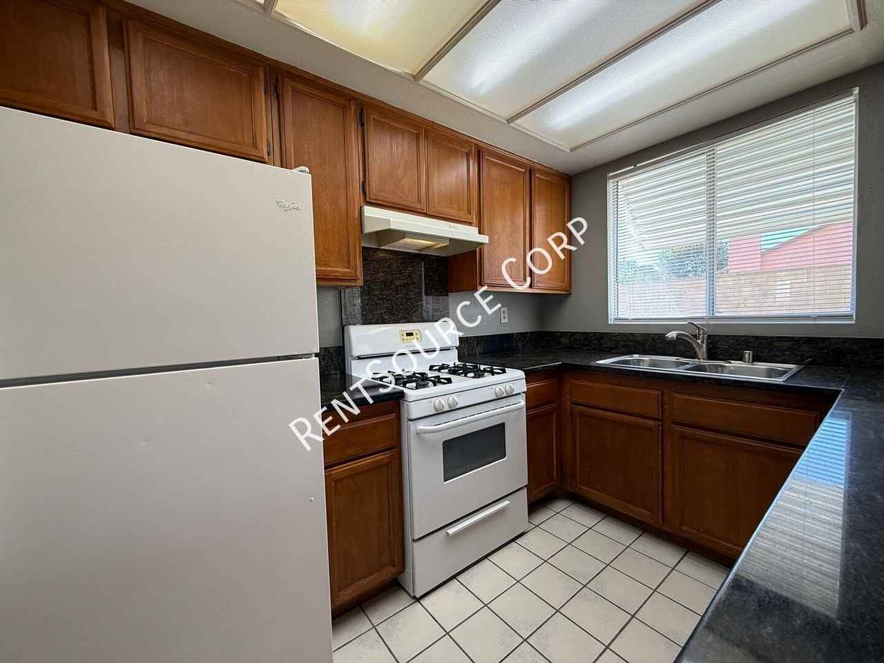 38735 Desert Flower Dr - Photo 6 of 28