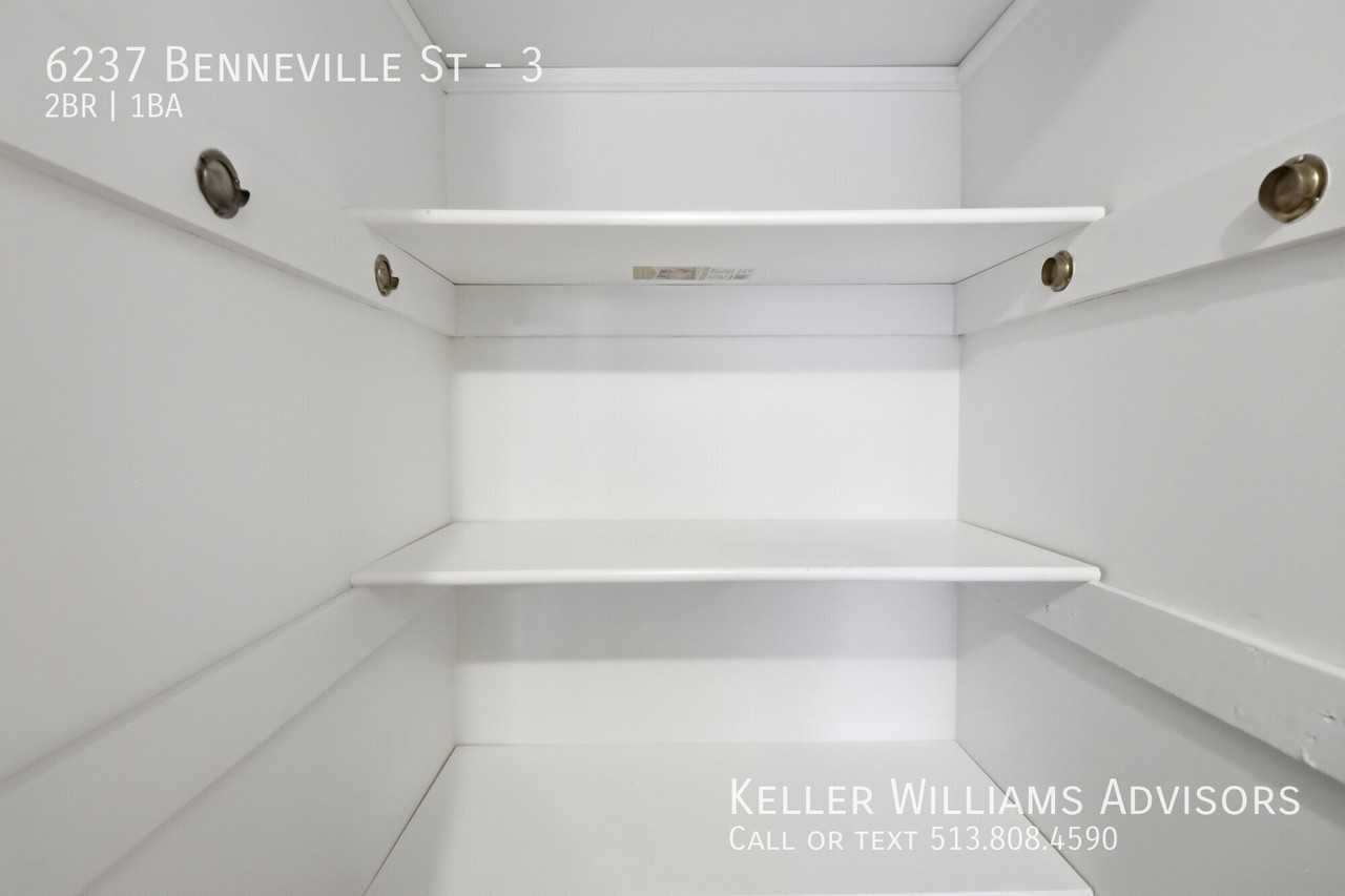 6237 Benneville St #3 - Photo 4 of 35