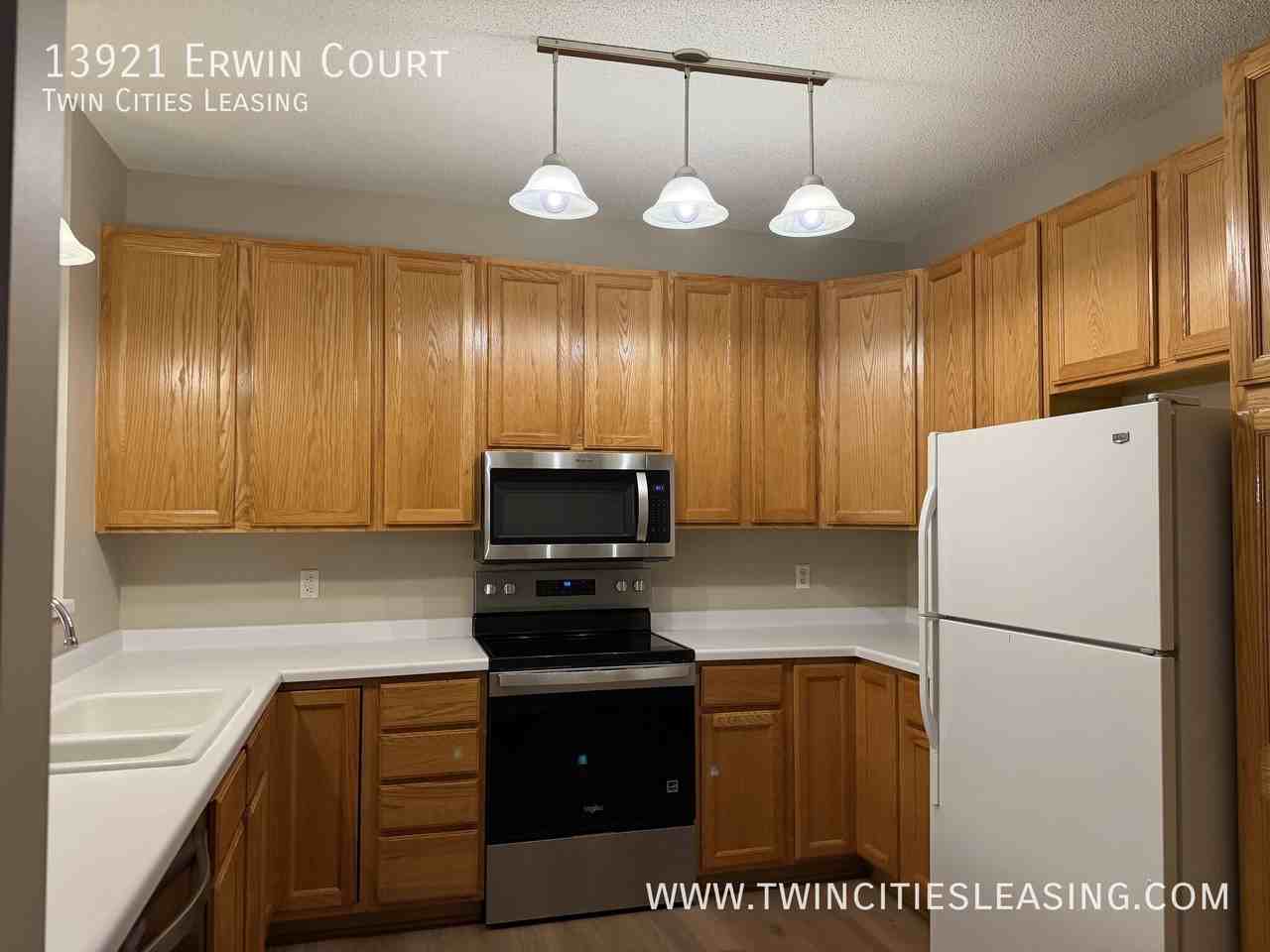 13921 Erwin Ct - Photo 4 of 20