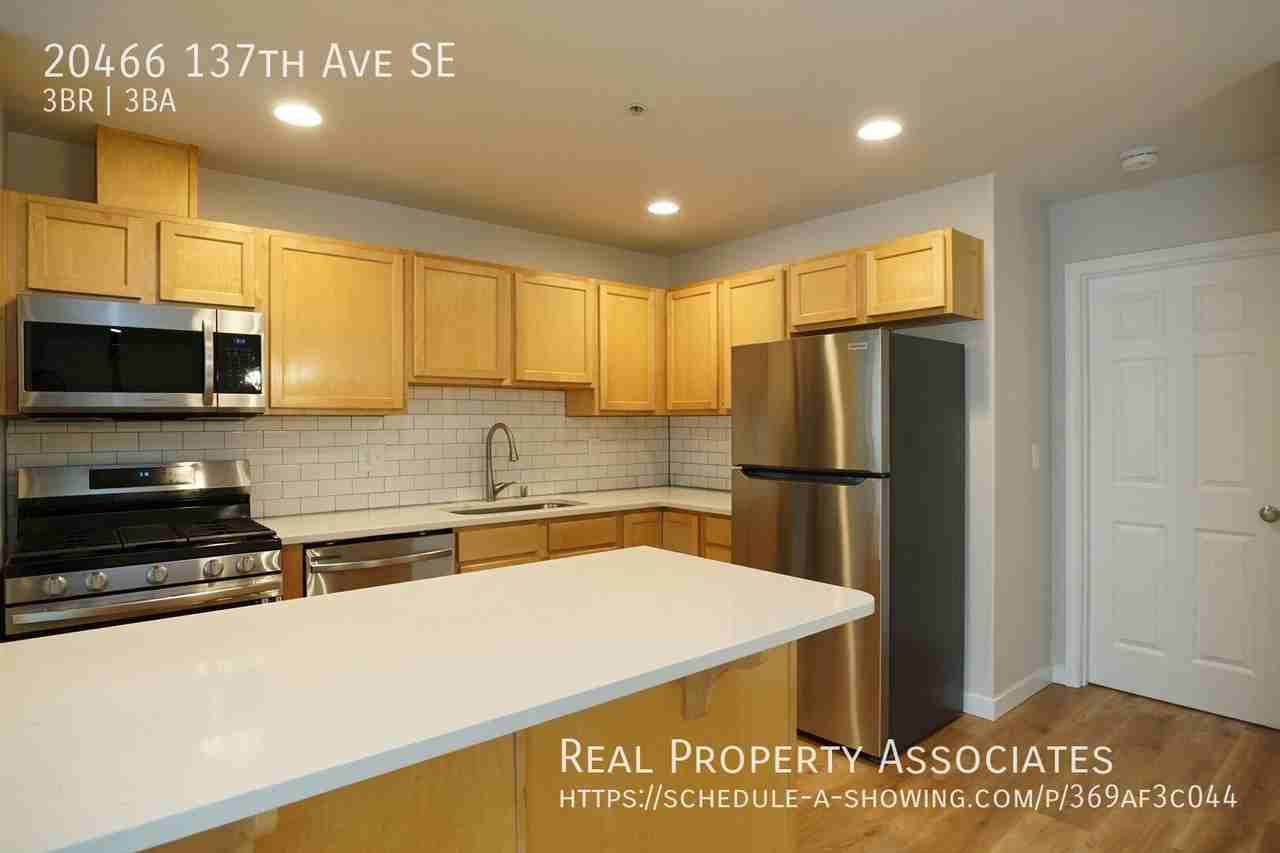 20466 137th Ave Se - Photo 3 of 31