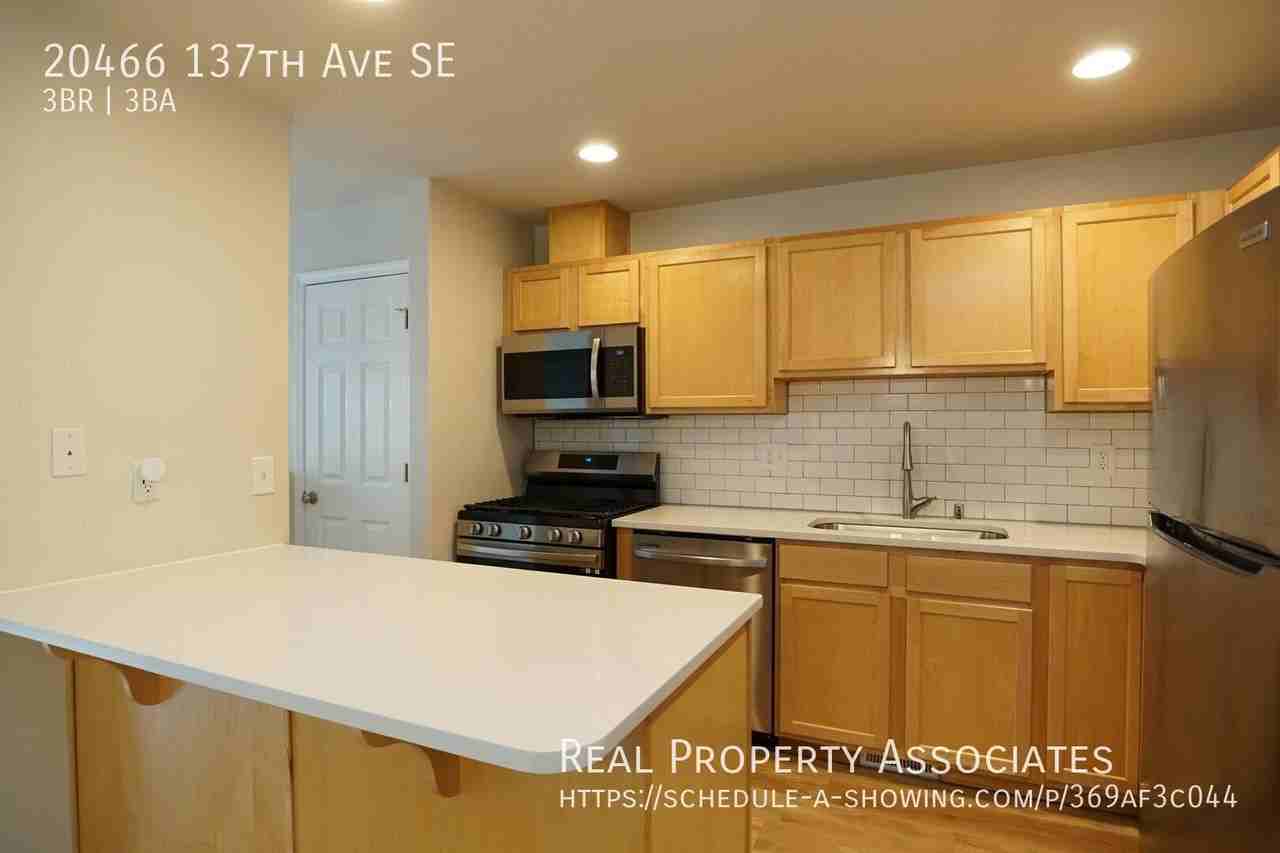 20466 137th Ave Se - Photo 4 of 31