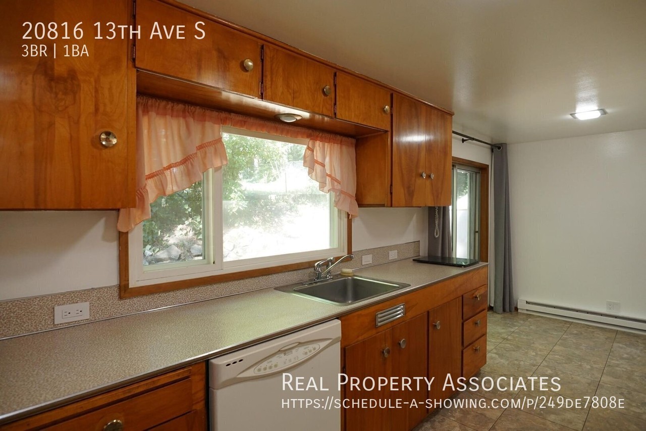 20816 13th Ave S - Photo 3 of 25