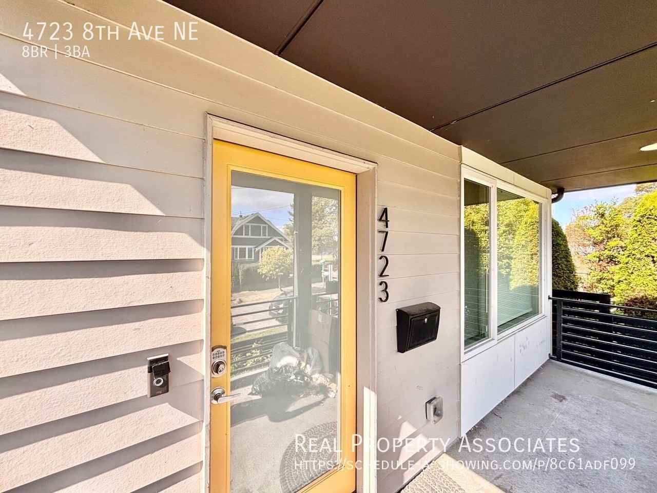 4723 8th Ave Ne - Photo 2 of 19