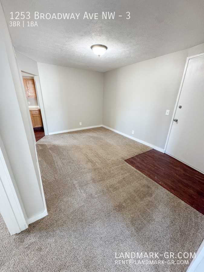 1253 Broadway Ave Nw #3 - Photo 3 of 17